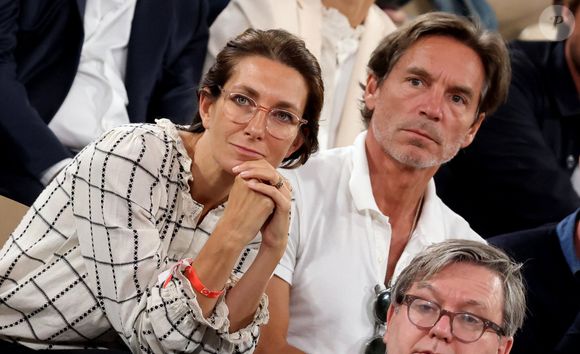 Anne-Claire Coudray et son compagnon Nicolas Vix en tribune (jour 13) lors des Internationaux de France de Tennis de Roland Garros 2022 à Paris, France, le 3 juin 2022. © Dominique Jacovides/Bestimage