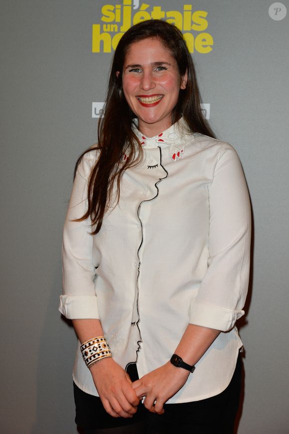 L'humour a donc rapidement été comme une évidence pour la comédienne de 41 ans qui y a trouvé un moyen de prendre du recul et de maitriser la manière dont les autres la percevaient.

Joséphine Drai lors de l'avant-première du film "Si j'étais un homme" au cinéma Gaumont-Opéra à Paris, France, le 21 février 2017. © Coadic Guirec/Bestimage