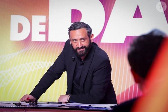 Selon le magazine "Public", le budget global de l’émission serait passé de 120 000 euros par soir sur C8 à 70 000 euros sur W9...

Exclusif - Cyril Hanouna, sur le plateau de l’émission « TPMP » présentée par C.Hanouna et diffusée en direct sur Youtube et sur toutes les box (SFR, FREE, Bouygues, MyCanal etc), Paris, France, le 19 mars 2025. © Jack Tribeca / Bestimage