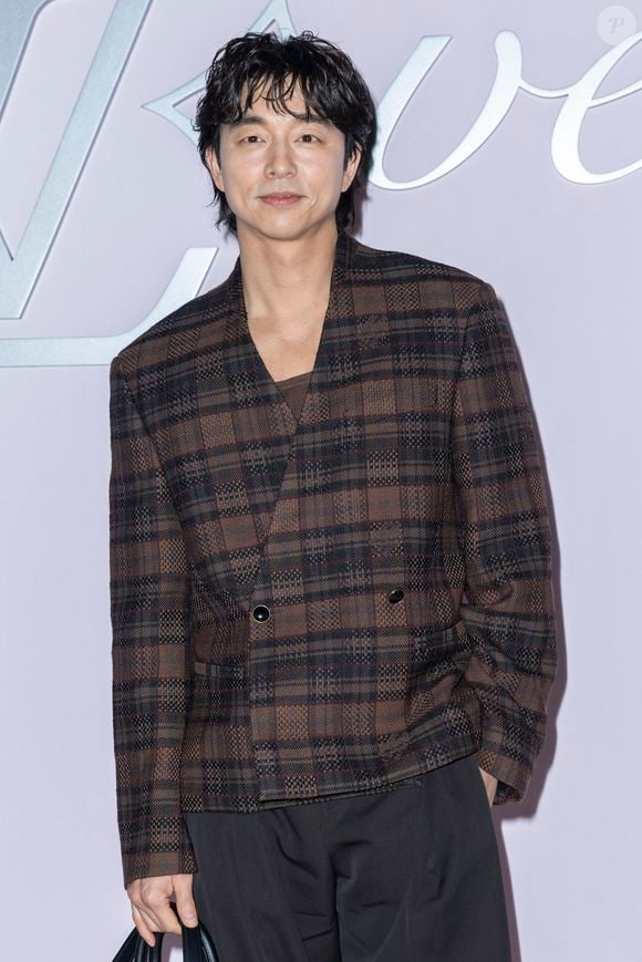 Gong Yoo - Photocall pour le défilé Louis Vuitton prêt à porter hommes Automne / hiver  2025 - 2026 lors de la fashion week à Paris le 21 2025. © Olivier Borde /Bestimage