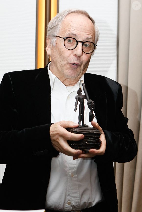 Exclusif - Fabrice Luchini (lauréat d'un prix spécial pour saluer son engagement en faveur du rayonnement de la langue et de la littérature française) - 10ème édition du Prix des Hussards à l'hôtel le Lutetia à Paris, France, le 20 avril 2023. © Christophe Clovis / Bestimage