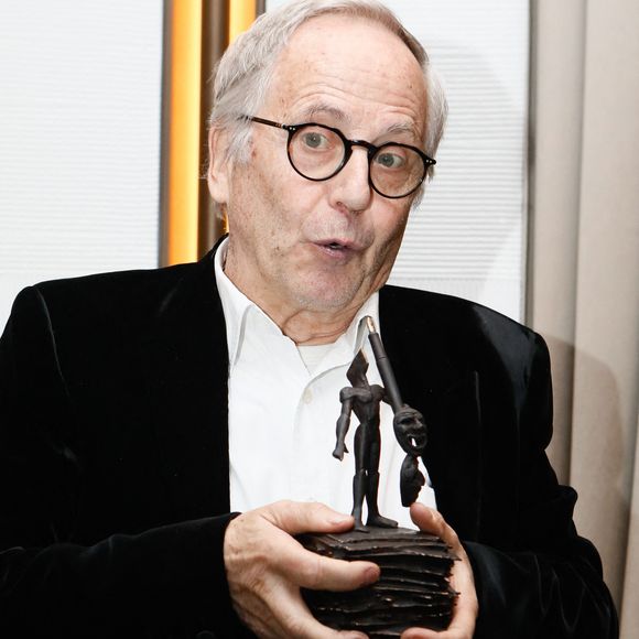 Exclusif - Fabrice Luchini (lauréat d'un prix spécial pour saluer son engagement en faveur du rayonnement de la langue et de la littérature française) - 10ème édition du Prix des Hussards à l'hôtel le Lutetia à Paris, France, le 20 avril 2023. © Christophe Clovis / Bestimage