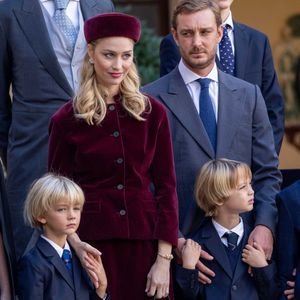 La décoration d'origine fut préservée bien que le Pacha III fut entièrement restauré. Il fut baptisé ainsi en clin d'oeil à Andrea, Charlotte et Pierre, les trois aînés de Caroline de Monaco.  

Pierre Casiraghi et sa femme Béatrice Borromeo avec leurs fils Stefano Casiraghi et Francesco Casiraghi - La famille princière monégasque dans la cour d'honneur du palais lors de la la fête nationale à Monaco, le 19 novembre 2023 © Olivier Huitel / Pool Monaco / Bestimage