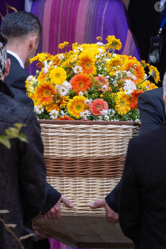 Arrivée du cercueil - Arrivées aux obsèques de Brigitte Bardot en l'église Paroissiale Notre-Dame-de-l'Assomption de Saint-Tropez, France, le 7 janvier 2026.  
© Jacovides-Moreau/Bestimage