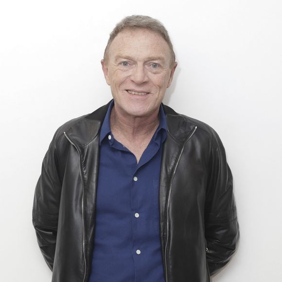 Depuis deux décennies, Christophe Hondelatte surveille de près un problème médical qui pourrait inquiéter ses fans : un polype qui altère régulièrement sa voix...

Exclusif - Christophe Hondelatte dans les backstage de l'enregistrement de l'émission "Face à Hanouna", présentée par Cyril Hanouna et diffusée sur C8 le 23 mars. Le 21 mars 2024
© Jack Tribeca / Bestimage