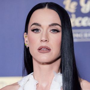 Exclusif - Katy Perry au photocall du "Gala des pièces jaunes, le concert événement" à La Défense Arena à Nanterre le 23 janvier 2025. Le gala des Pièces Jaunes 2025 sera diffusé le 28 janvier, sur France 2 et sur la plateforme France.Tv. © Jacovides / Moreau / Bestimage