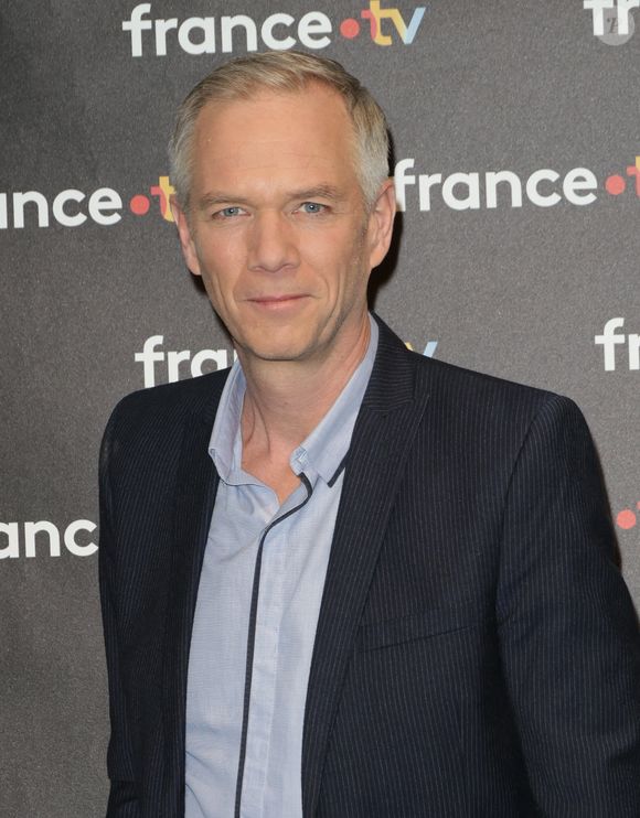 Julien Arnaud - Photocall à l'occasion des 40 ans de l'émission "Télématin" au siège de France Télévisions à Paris le 6 février 2025. Rendez-vous quotidien de partage, de proximité, d'information et de convivialité, Télématin accompagne les Français chaque matin depuis 40 ans. En rassemblant toutes les générations autour de cette matinale, l'émission a su rester un pilier de la télévision française. © Coadic Guirec/Bestimage