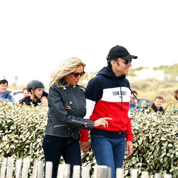 Pourtant, ils ne s'en vont pas bien loin

Le président de la république Emmanuel Macron et la première dame Brigitte Macron s'offrent une promenade sur la plage du Touquet la veille du 2 ème tour des élections présidentielles en 2022
© Dominique Jacovides / Bestimage