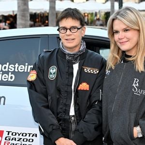 Camille Gottlieb, la fille de la princesse Stéphanie et de Jean Raymond Gottlieb, est au départ du 9ème E-Rallye de Monte-Carlo, en tant que co-pilote de son amie Margaux Grundstein au volant d'une volvo, sur la place du Casino à Monaco, le 15 octobre 2025. © Bruno Bebert / Bestimage