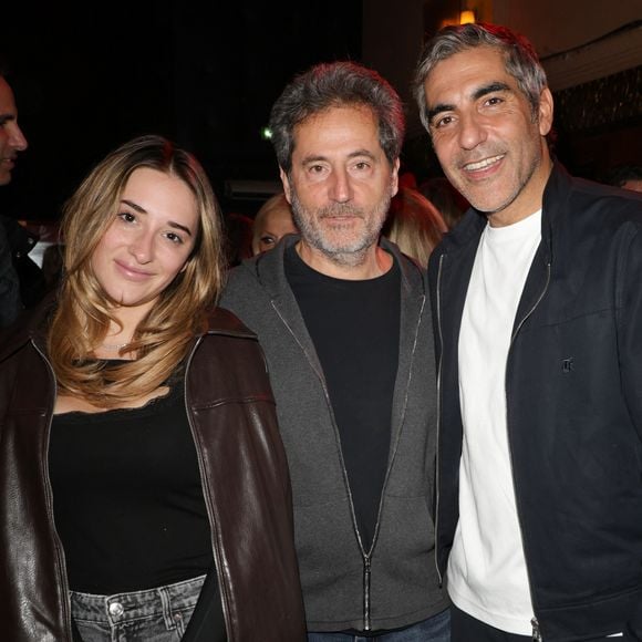 Exclusif - Eric Ghebali avec sa fille Carla et Ary Abittan - Célébrités assistent au spectacle "Authentique" de Ary Abittan à la Cigale à Paris les 18, 19, 22 et 23 février 2025. © Coadic Guirec/Bestimage