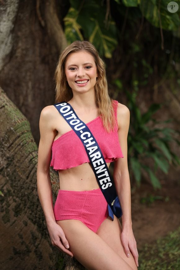 Charlie Benard, Miss Poitou-Charentes, en maillot de bain, candidate pour l'élection de Miss France 2025.