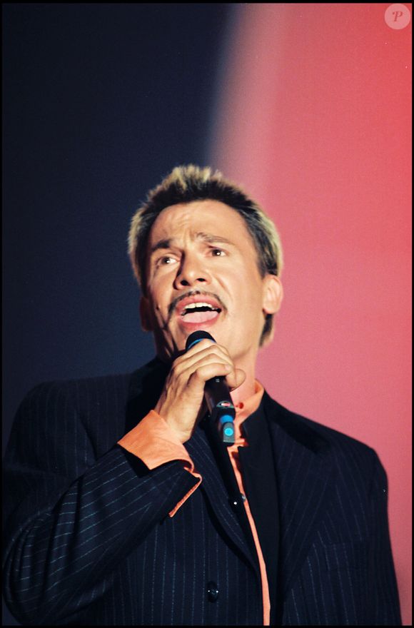 Florent Pagny lors des Victoires de la musique en 1997 (Archives). MAX COLIN / BESTIMAGE