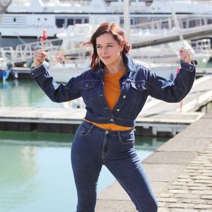 Elle expliquait : "J’ai envie d’en parler pour qu’on foute la paix aux gens qui n’ont pas de désir particulier. Je trouve qu’on rend service à l’humanité en n’ayant pas d’enfants. Il y a trop de monde sur cette planète. Alors, arrêtez de nous emmerder". 

Laure Calamy en photocall pour le téléfilm en compétition "Je ne me laisserai plus faire" lors de la 26ème édition du Festival de la fiction télé de La Rochelle, France, le 12 septembre 2024. © Patrick Bernard/Bestimage