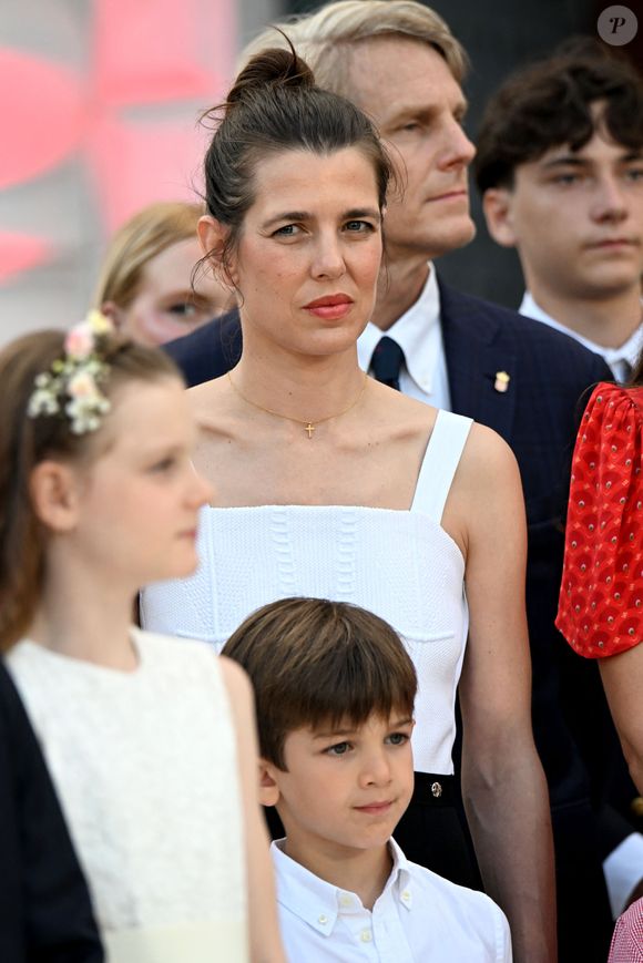 Charlotte Casiraghi et son fils Balthazar Rassam - Célébration des 20 ans de règne du prince souverain Albert II de Monaco sur la place du Palais à Monaco, le 19 juillet 2025. © Bruno Bebert/Bestimage