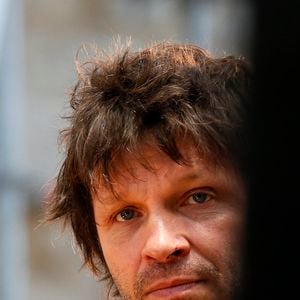 Bernard Marc qui a travaillé sur le corps de Marie Trintignant après sa mort, témoigne aussi dans le reportage. Il évoque des lésions au cuir chevelu et sur la face 

Bertrand Cantat se produit avec son groupe Detroit lors d'un concert Eurock Ecologie en soutien à Ecologist party Europe Ecologie-Les Verts à Bordeaux, ouest de la France, le 17 mai 2014. Photo by Patrick Bernard/ABACAPRESS.COM