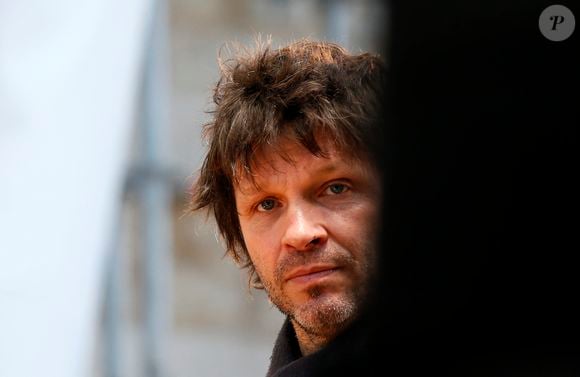 Bernard Marc qui a travaillé sur le corps de Marie Trintignant après sa mort, témoigne aussi dans le reportage. Il évoque des lésions au cuir chevelu et sur la face 

Bertrand Cantat se produit avec son groupe Detroit lors d'un concert Eurock Ecologie en soutien à Ecologist party Europe Ecologie-Les Verts à Bordeaux, ouest de la France, le 17 mai 2014. Photo by Patrick Bernard/ABACAPRESS.COM