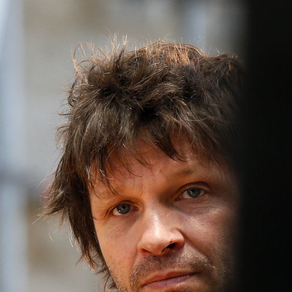 Bernard Marc qui a travaillé sur le corps de Marie Trintignant après sa mort, témoigne aussi dans le reportage. Il évoque des lésions au cuir chevelu et sur la face 

Bertrand Cantat se produit avec son groupe Detroit lors d'un concert Eurock Ecologie en soutien à Ecologist party Europe Ecologie-Les Verts à Bordeaux, ouest de la France, le 17 mai 2014. Photo by Patrick Bernard/ABACAPRESS.COM