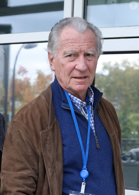 William Leymergie - Arrivées lors de l'enregistrement de l'émission "Vivement Dimanche" (du 16 novembre) à Paris le 22 octobre 2025. © Bestimage