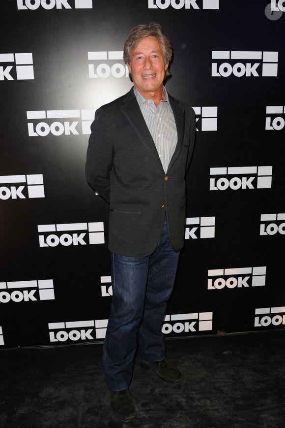 Le présentateur star des années 80 et 90, aujourd'hui âgé de 74 ans, sera à l'affiche courant 2026 du téléfilm "Meurtres à Épinal"...

Patrick Sabatier à la soirée d'ouverture de la boutique 'Look' à Paris, France, le 17 octobre 2011. Photo Alban Wyters/Abaca