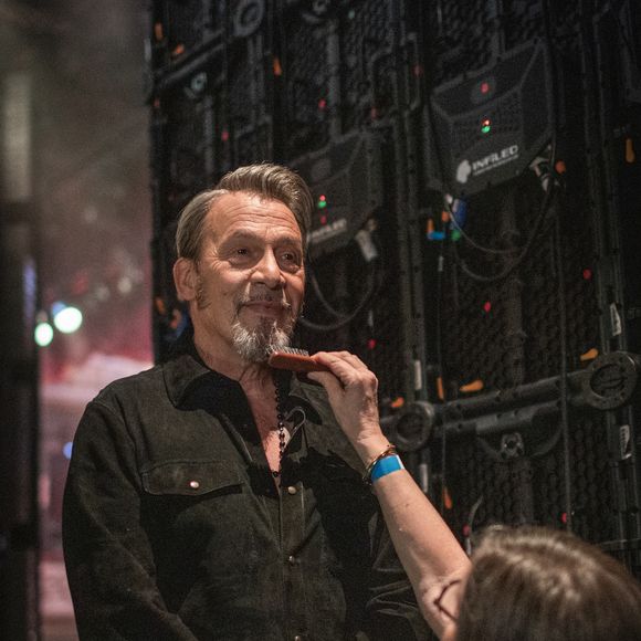 Exclusif - Florent Pagny en backstage de l'enregistrement de l'émission "Serge Lama, le dernier rappel" présentée par F. Bollaert, diffusée le vendredi 21 novembre 2025 sur France 3 à 21h10, au théâtre Marigny à Paris, France, le 29 avril 2025. © Clovis-Moreau/Bestimage