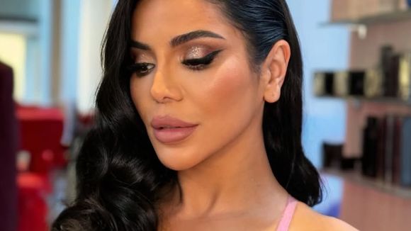 L’influenceuse Soraya Riffy surprise par des intrus dans son appartement de Marseille, elle a été "aspergée d'eau de Javel"
