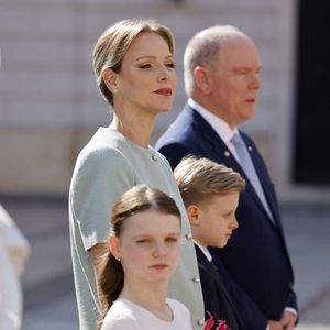 Le prince Albert II de Monaco, la princesse Charlène et leurs enfants accueillent le président Emmanuel Macron , sa femme Brigitte et une délégation au palais princier à Monaco le 7 juin 2025

© Ludovic Marin / Pool / Bestimage