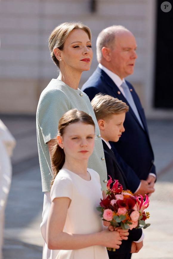 Le prince Albert II de Monaco, la princesse Charlène et leurs enfants accueillent le président Emmanuel Macron , sa femme Brigitte et une délégation au palais princier à Monaco le 7 juin 2025

© Ludovic Marin / Pool / Bestimage