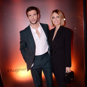 Exclusif - Hugo Philip et sa compagne Caroline Receveur - Soirée de lancement du nouveau parfum Boss "The scent absolute" à l'hôtel Mandarin Oriental à Paris le 13 novembre 2019. © Rachid Bellak/Bestimage