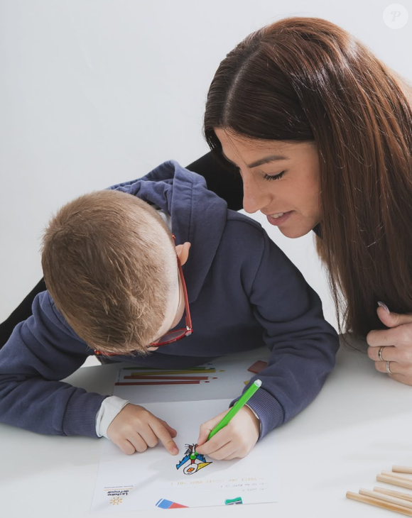 Il y a cinq ans, cette maman de quatre enfants perdait son mari dans un accident de travail.

Laëtitia Provenchère de "Familles nombreuses" pose avec son fils Nolann - 19 décembre 2024

Photo : Instagram