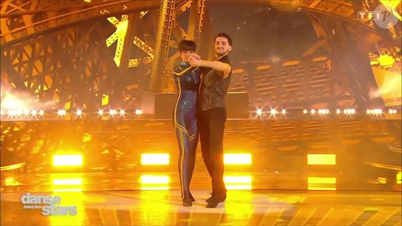 Nino Mosa et Eve Gilles lors de leur premier prime de "Danse avec les stars", le 14 février 2025, sur TF1