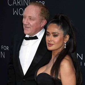 NEW YORK, NY - 11 SEPTEMBRE : Salma Hayek et François-Henri Pinault lors du quatrième dîner annuel « Caring for Women » organisé par la Fondation Kering au restaurant The Pool, le 11 septembre 2025 à New York. © PPS/Bestimage