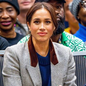 Le prince Harry, duc de Sussex et Meghan Markle, duchesse de Sussex, assistent à un match de basketball en fauteuil lors des "Invictus Games Vancouver Whistler 2025" à Vancouver, le 9 février 2025. Backgrid USA / Bestimage