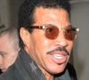 Père de Sofia, qui s'est récemment mariée à Antibes, le chanteur de 76 ans est habitué de la capitale à l’occasion de ses concerts, le chanteur révèle que la France occupe une place particulière dans son cœur.

Lionel Richie sort de son hôtel à Paris, le 30 mars 2015, à lendemain de son concert au Zénith. @Agence / Bestimage