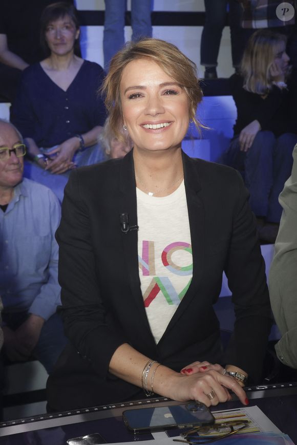 Exclusif - Pascale de La Tour du Pin - Plateau de Noël de l’émission TPMP (Touche Pas à Mon Poste), présentée en direct par C.Hanouna et diffusée sur C8 à Paris le 28 novembre 2023. © Jack Tribeca / Bestimage