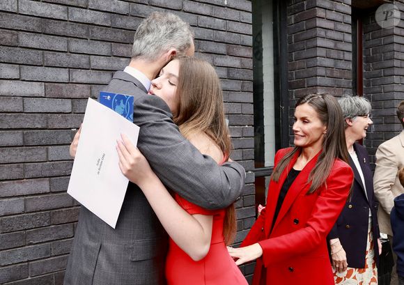 Le roi Felipe VI et la reine Letizia d'Espagne accompagnent l'infante Sofia lors de sa remise de diplômes à l'UWC Atlantic College le 24 mai 2025

Casa SM El Rey/Agence-Bestimage