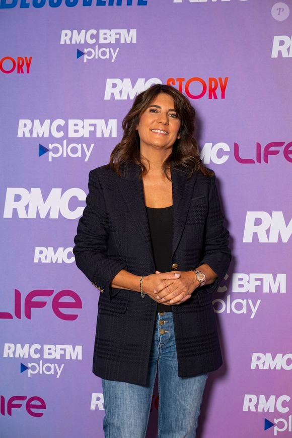 Estelle Denis est également attendue, aux commandes de "Ca se discute", le magazine culte du défunt Jean-Luc Delarue.

Estelle Denis lors de la conférence de presse de rentrée des chaînes du groupe RMC-BFM à Paris, le 17 septembre 2025. 
© Pierre Perusseau / Bestimage