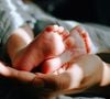L'arrivée d'un enfant bouleverse profondément l'équilibre du couple.

Photo prise par Omar Lopez / Unsplash
