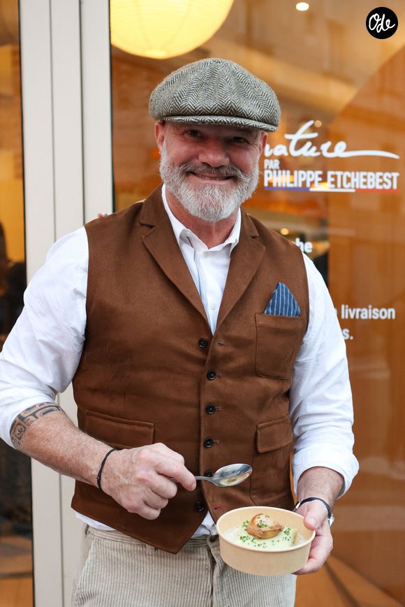 Exclusif - Le chef Philippe Etchebest - Le chef Philippe Etchebest ouvre son restaurant éphémère "Signature" du 9 au 30 octobre au 25 rue Sedaine à Paris dans le 11ème arrondissement le 8 octobre 2025. © Jean-Marc Lhomer/Bestimage