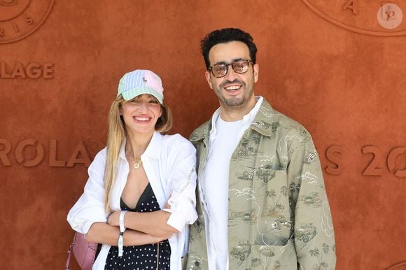 Jonathan Cohen et sa compagne Giulietta Canzani Mora Dj Piu Piu au village lors des internationaux de France Roland Garros à Paris le 13 juin 2021. © Dominique Jacovides / Bestimage