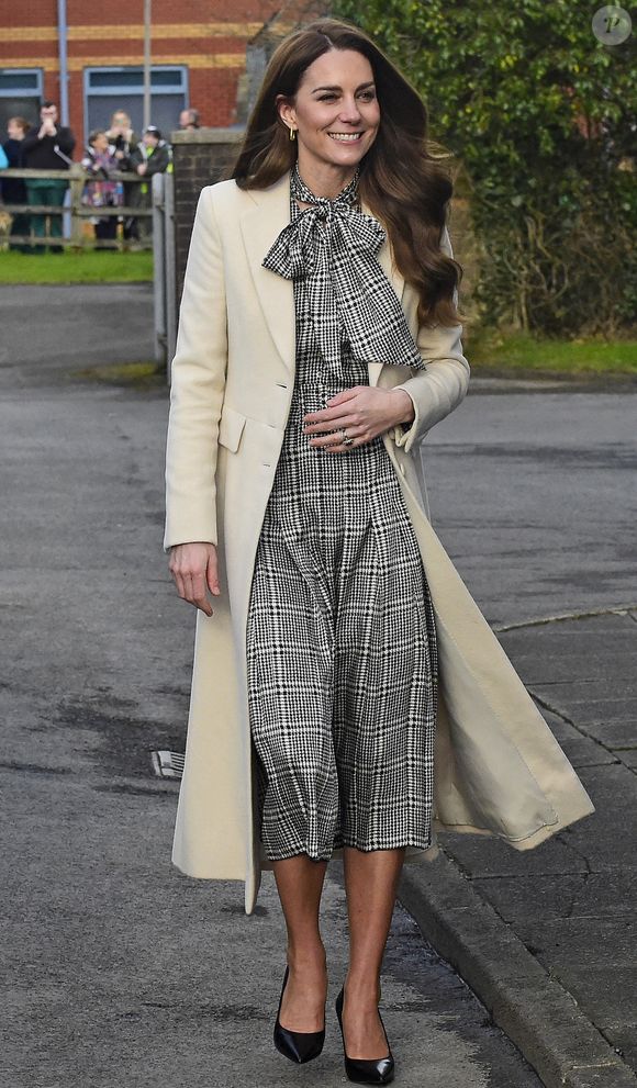 Catherine (Kate) Middleton, princesse de Galles visite Corgi, un fabricant de textiles familial spécialisé dans la production de chaussettes et de tricots, le 30 janvier 2025 à Ammanford, au Pays de Galles, au Royaume-Uni, le 30 janvier 2025.

Photo : Julien Burton / Bestimage