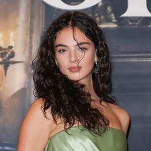 Une apparition remarquable qui confirme le statut d'icône de mode de la jeune comédienne.

Deva Cassel - Avant-première du film "Le Fantôme de l'Opéra" au cinéma Pathé Palace à Paris le 12 octobre 2026. 

© Coadic Guirec/Bestimage