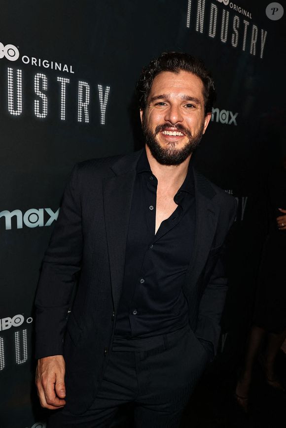 Sophie Turner et Kit Harington ne sont pas que d’anciens collègues. Leur amitié, née sur les plateaux de HBO, s’est transformée en lien durable...

Kit Harington assiste à la projection spéciale de la saison 3 de 'Industry' de HBO au Metrograph, New York City, NY, USA le 5 août 2024. Photo by Dave Allocca/StarpixINSTARimages/ABACAPRESS.COM