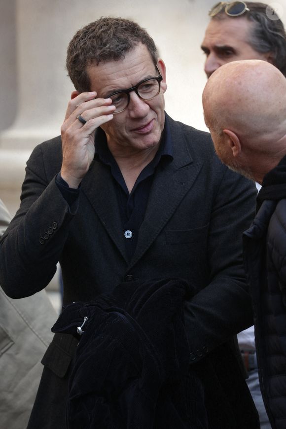 Dany Boon en partance pour la cérémonie d'enterrement de l'acteur français Michel Blanc à l'église Saint Eustache à Paris, France, le 10 octobre 2024 Photo par Nasser Berzane/ABACAPRESS.COM
