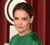 Profitant d’un tournage à l’étranger, elle organise discrètement leur séparation. 

Katie Holmes assiste à la 78e cérémonie annuelle des Tony Awards au Radio City Music Hall le 8 juin 2025 à New York.

Photo Press Service / BESTIMAGE