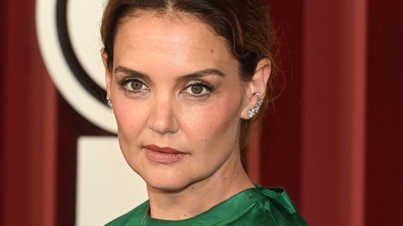 Née d'un conte de fées qui a tourné au vinaigre, la fille de Tom Cruise a pris une décision discrète mais impactante