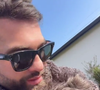 "Parce que je ne veux pas que tu sois visible sur la story de ton père", lui a-t-il expliqué avant d’ajouter, face à son incompréhension : "Parce que je veux te protéger ma fille d’amour".

Kendji Girac et sa fille Eva Alba le 8 mars 2026 sur Snapchat