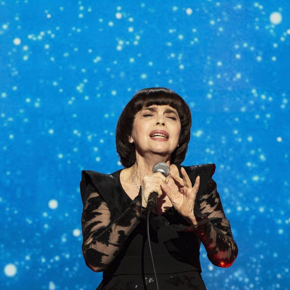 Exclusif - Mireille Mathieu - Hommage à Charles Aznavour lors de l'émission "Monsieur Aznavour", diffusée sur C8. Le 3 octobre 2019
© Jack Tribeca / Bestimage