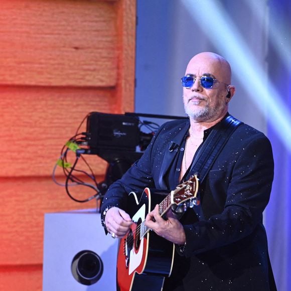 Exclusif - Pascal Obispo et Bénabar lors de l'enregistrement de l'émission "Vivement dimanche" au studio Rive Gauche, présentée par M. Drucker avec une diffusion sur France 3 le 1er février 2026. © Guillaume Gaffiot/Bestimage