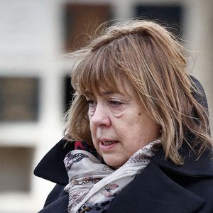 Michèle Bernier, en tête, est apparue bouleversée.

Michèle Bernier - Obsèques d'Isabelle Mergault à la Coupole du Père-Lachaise à Paris le 30 mars 2026. © Cyril Moreau - Dominique Jacovides / Bestimage