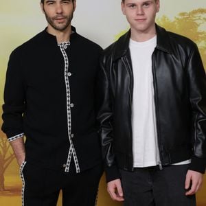 Tahar Rahim a posé avec Timéo Béasse, ancien candidat de "The Voice Kids 2020", qui prête sa voix à Mufasa jeune

Tahar Rahim et Timéo Béasse - Première du film Disney "Mufasa, Le Roi lion" au cinéma Pathé Palace à Paris le 12 décembre 2024. © Coadic Guirec/Bestimage